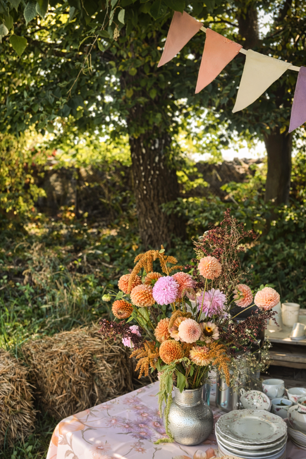 Abo: Blumen im Eimer zum selbst gestalten (Tischdeko) für Cafés, Restaurants…